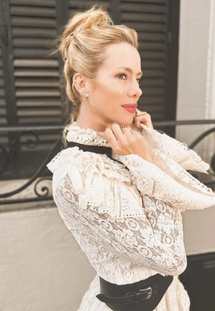 Nicole Neumann usó un rodete desarmado. Foto: Instagram.