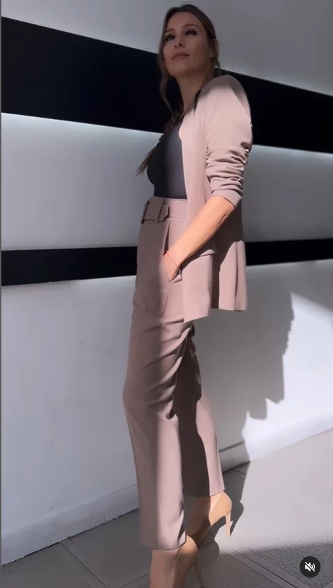 Pampita con el look sastrero perfecto para otoño