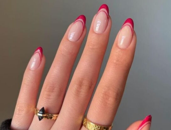 Qué es la doble manicura francesa que se volvió tendencia