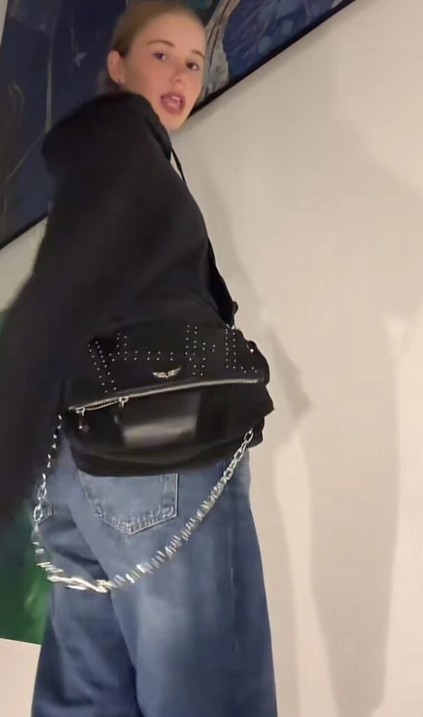 Taína Gravier volvió a apostar por el Y2K. Foto: Instagram.