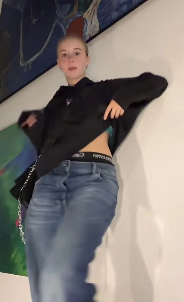 Taína Gravier volvió a apostar por el Y2K. Foto: Instagram.