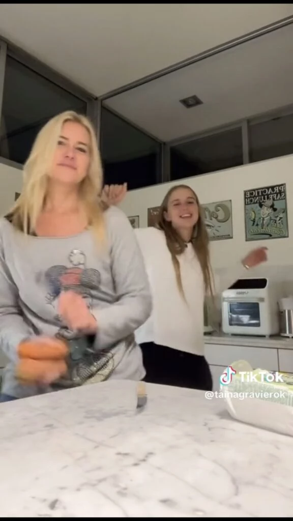 Valeria y Taína se divirtieron en TikTok