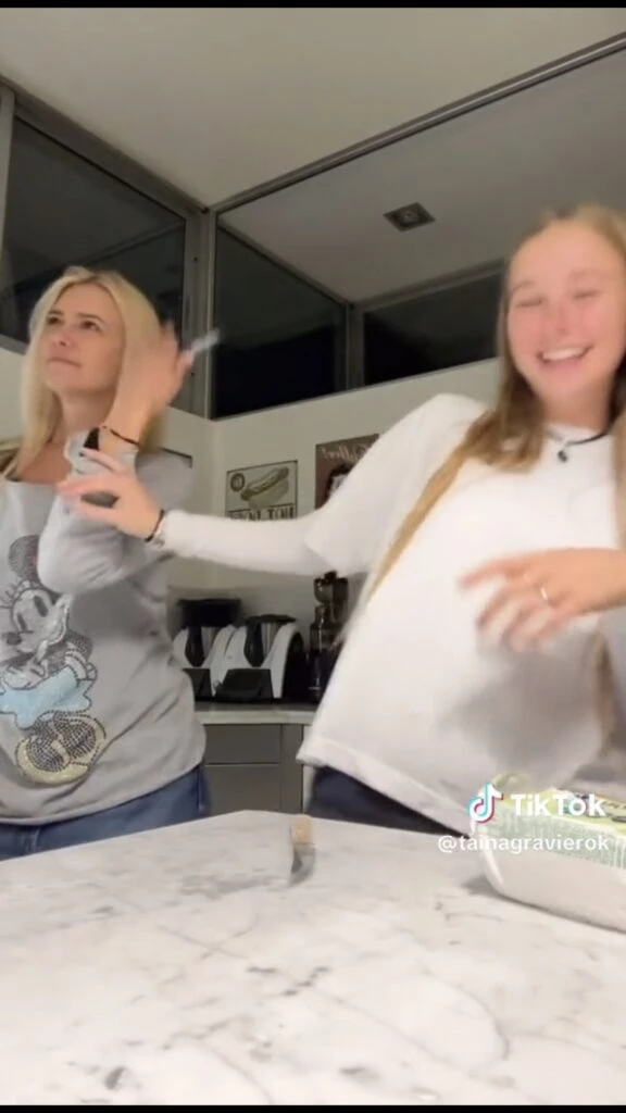 Valeria y Taína se divirtieron en TikTok