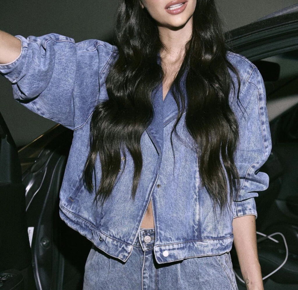 Zaira Nara apostó por el jean sobre jean