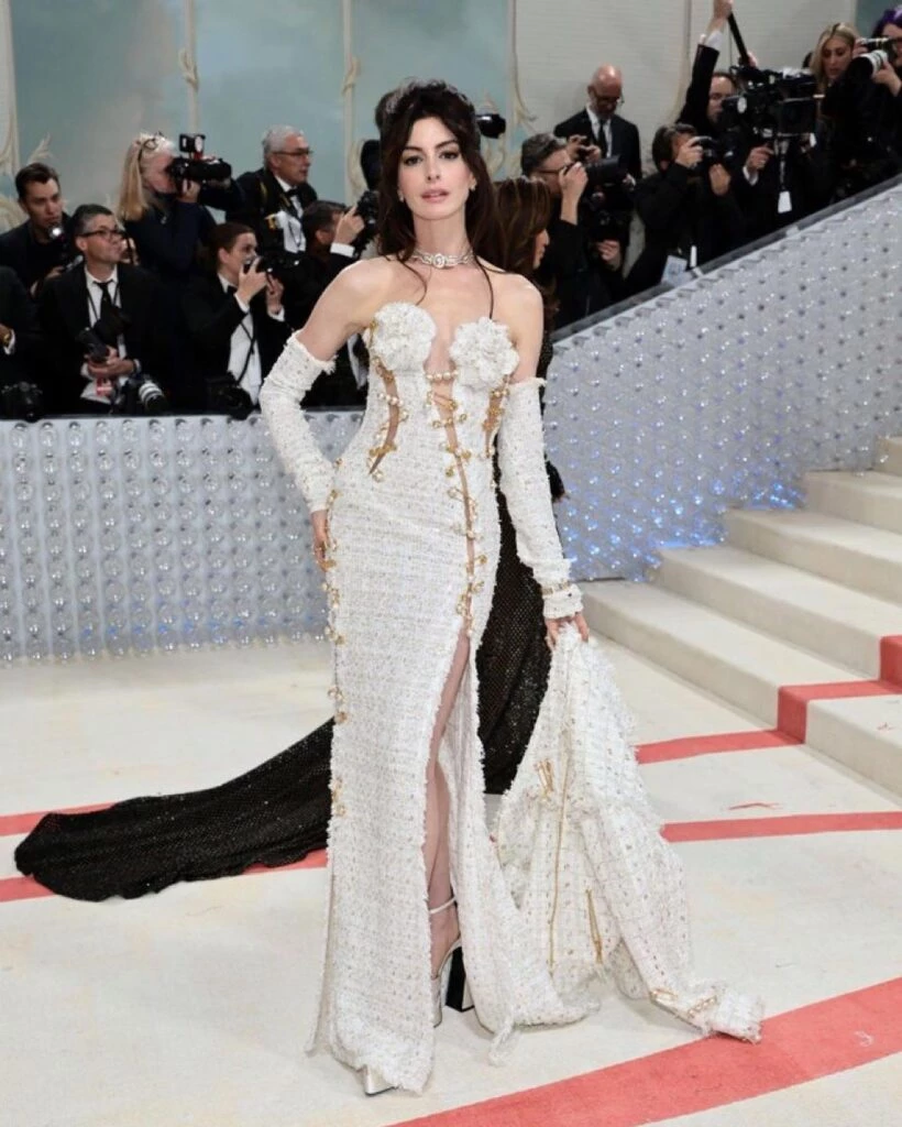 Anne Hathaway en la MET Gala 2023