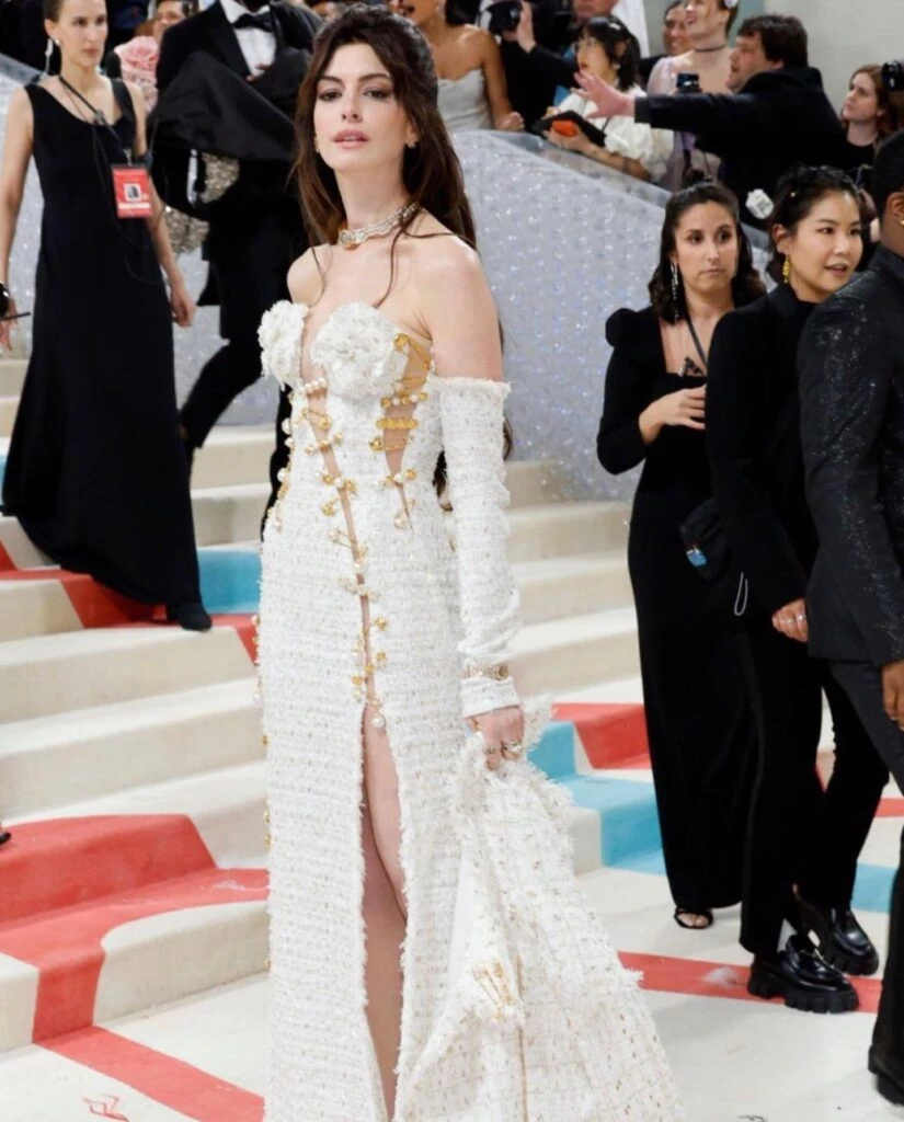 Anne Hathaway en la MET Gala 2023