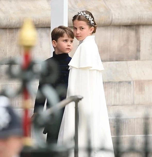 coronacion carlos iii principe george, princiesa charlotte y principe louis