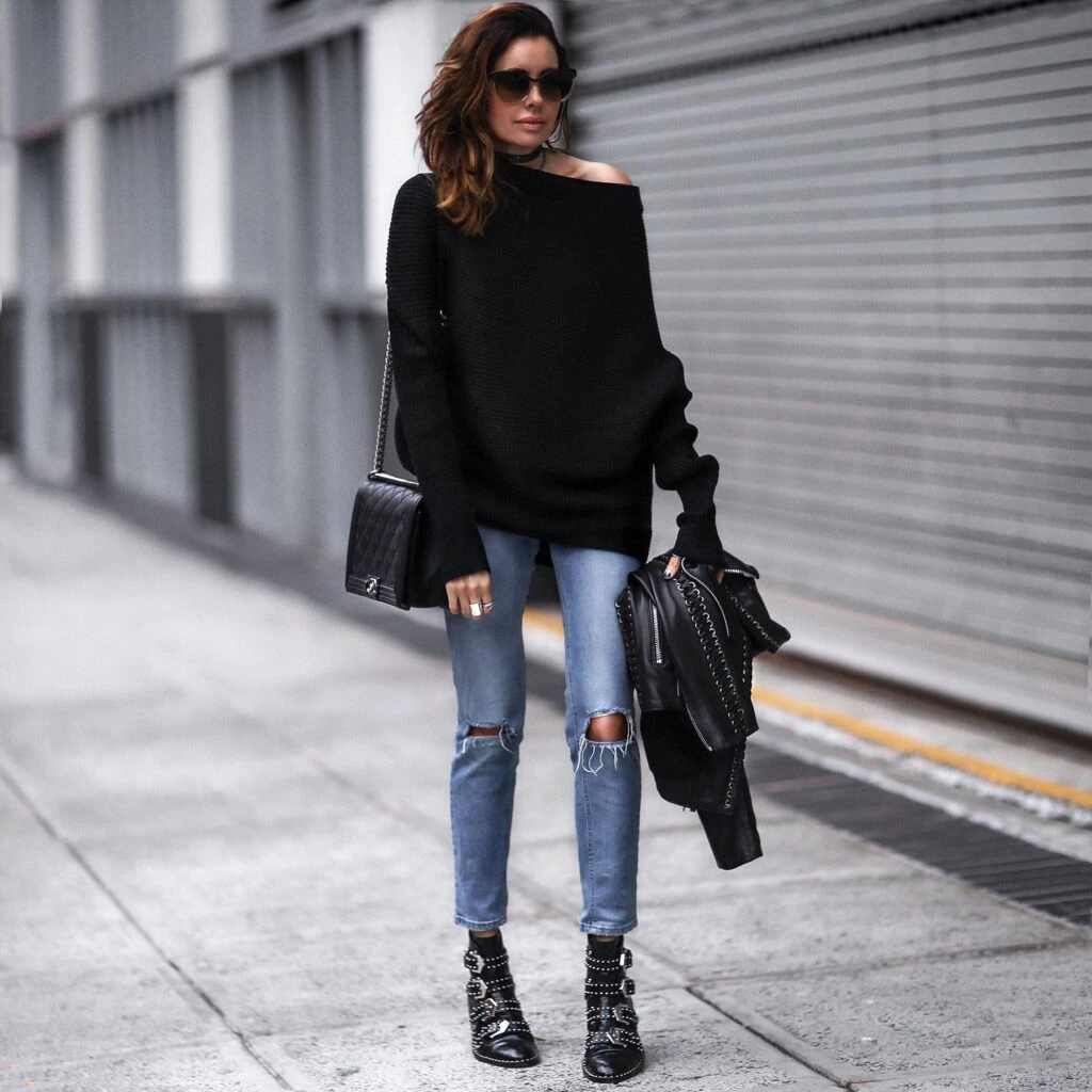 Los mejores looks para armar con un suéter negro