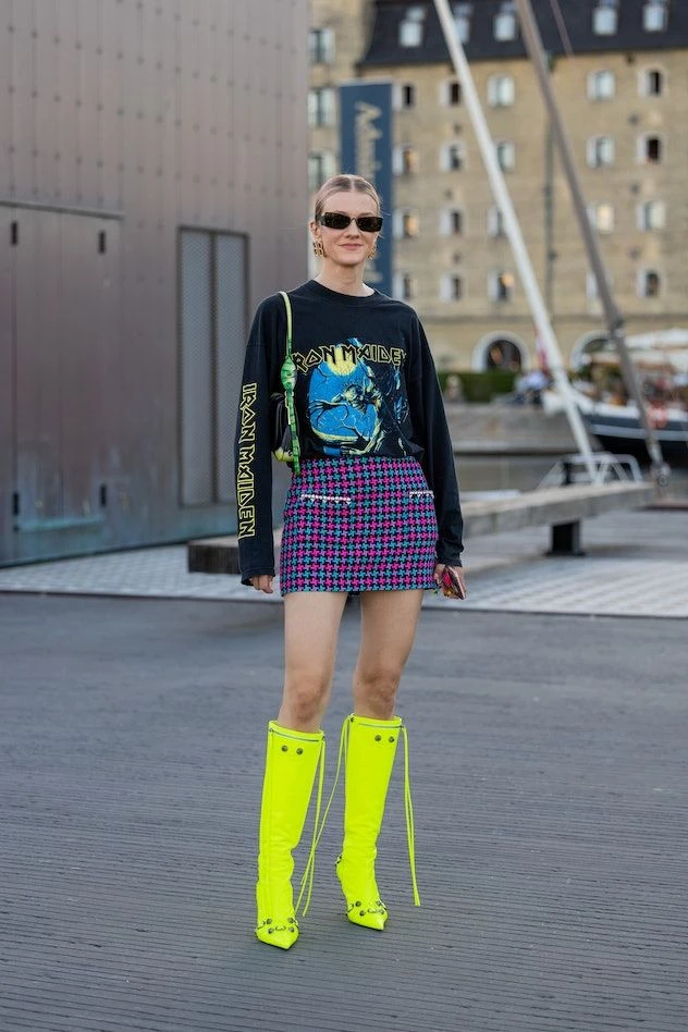 otoño 2023 asi se lleva el amarillo en el street style