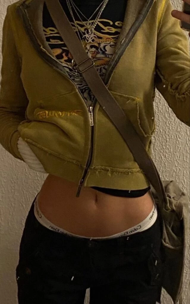 tiro bajo estetica y2k 