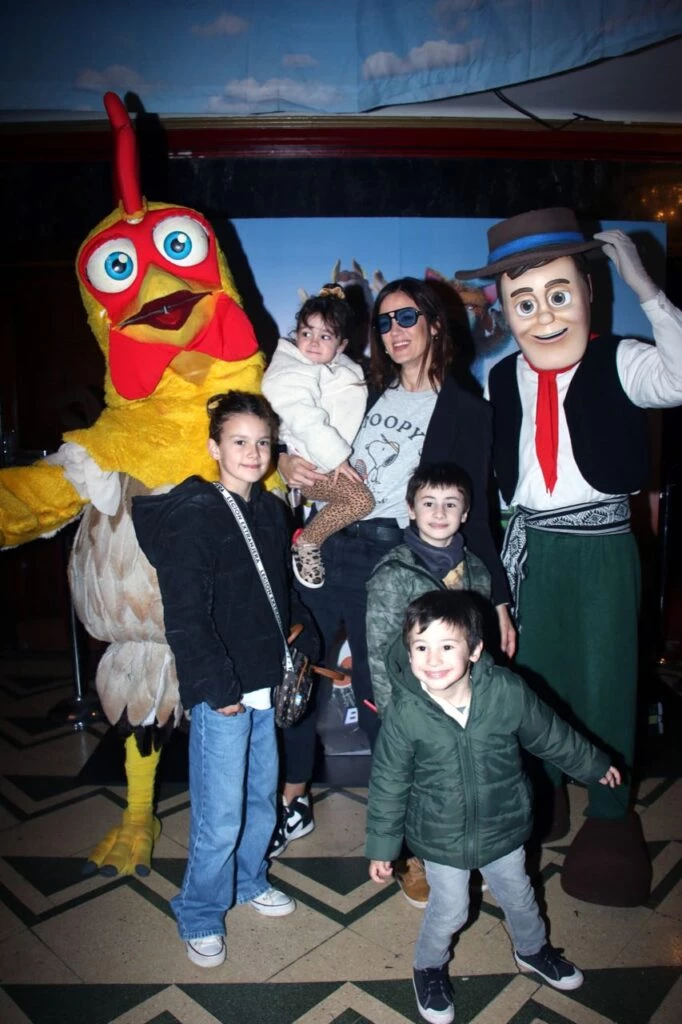 Famosos en el Teatro infantil "La granja de Zenon"