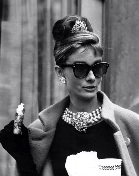 audrey hepburn desayuno en tiffany`s