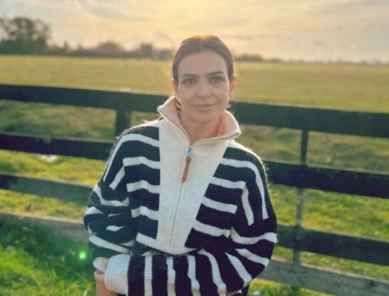 Agustina Cherri mostró el original look que usa para llevar a sus hijos al colegio