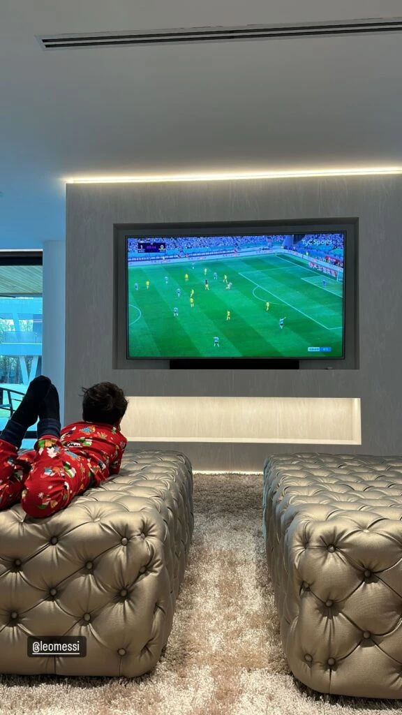 Antonela Roccuzzo mostró su moderno living