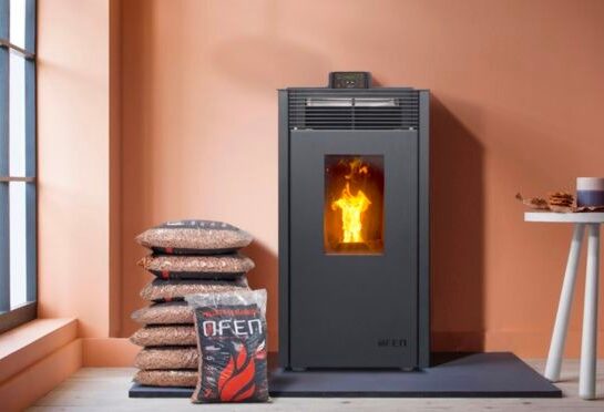 Así son las estufas electrónicas nacionales a pellets de madera que cumplen con estándares europeos