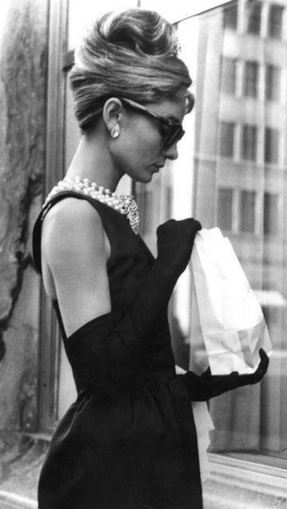 audrey hepburn desayuno en tiffany`s