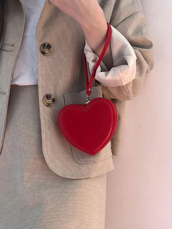 Bolso corazón tendencia 2023