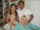 Dorys del Valle con sus hijos Fernanda y Martín, y su madre
