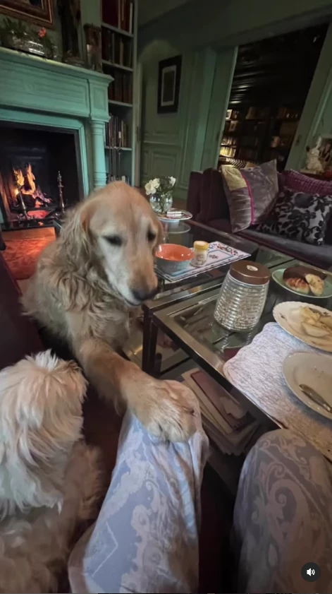 Vero Lozano con Chopper