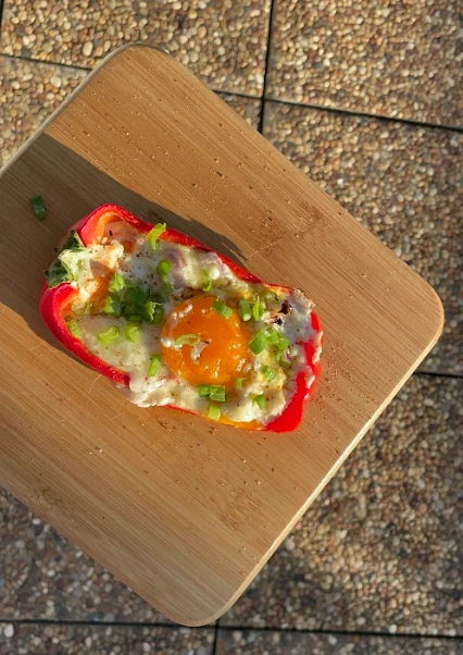 Morrones rellenos con arroz primavera