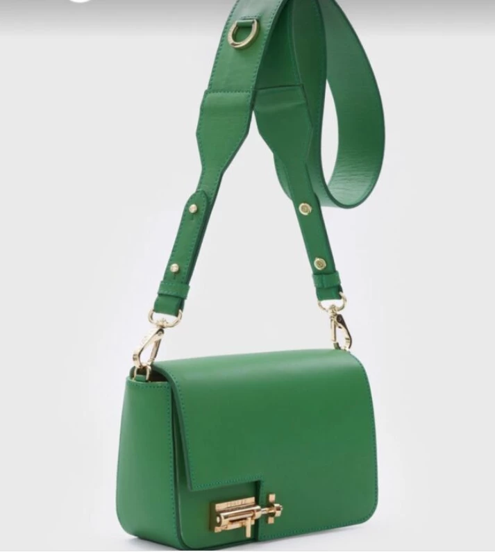 Cartera Sentez de Fabiola Yáñez