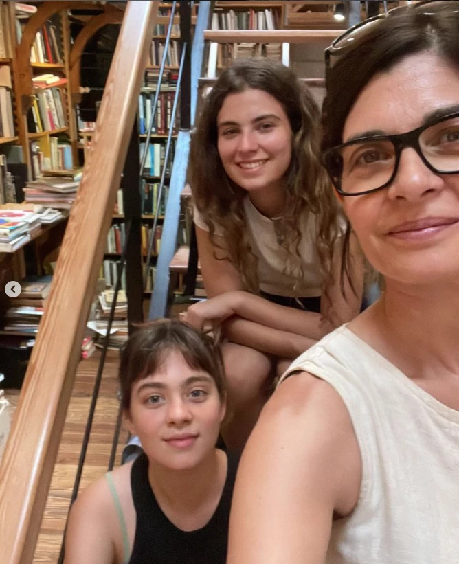 Soledad Villamil con sus hijas, Clara y Violeta
