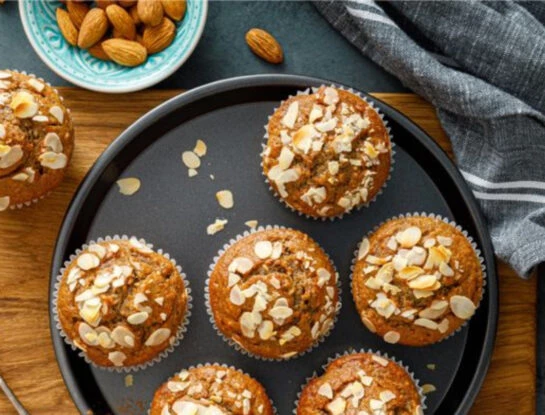 Cómo hacer muffins de naranja con  almendras y chips de chocolate