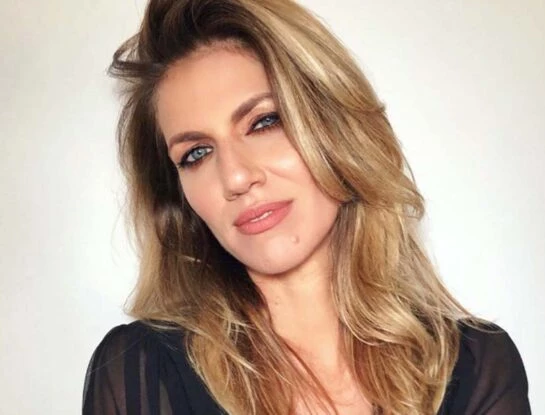 El look súper sensual de Natalia Graciano con una prenda que es tendencia en la red carpet de Legends