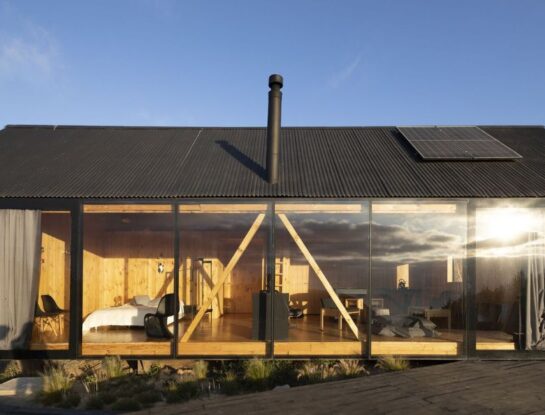 Así se diseñó una mini casa prefabricada de madera en Chile