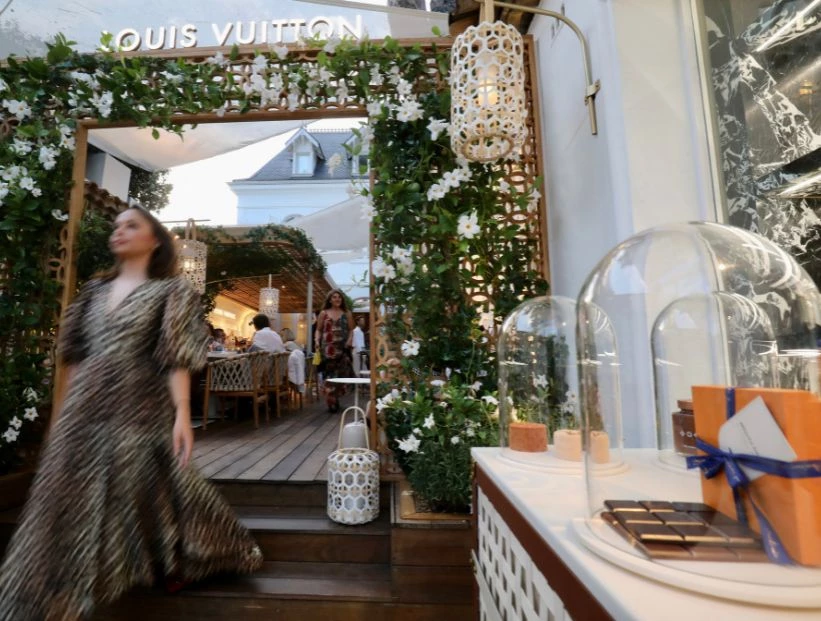 Así es el nuevo diseño y decoración del restaurant de Louis Vuitton en Saint Tropez