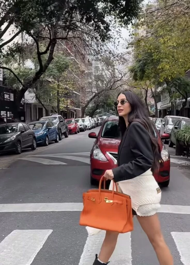 El look black and white de Zaira Nara. Foto: Instagram.