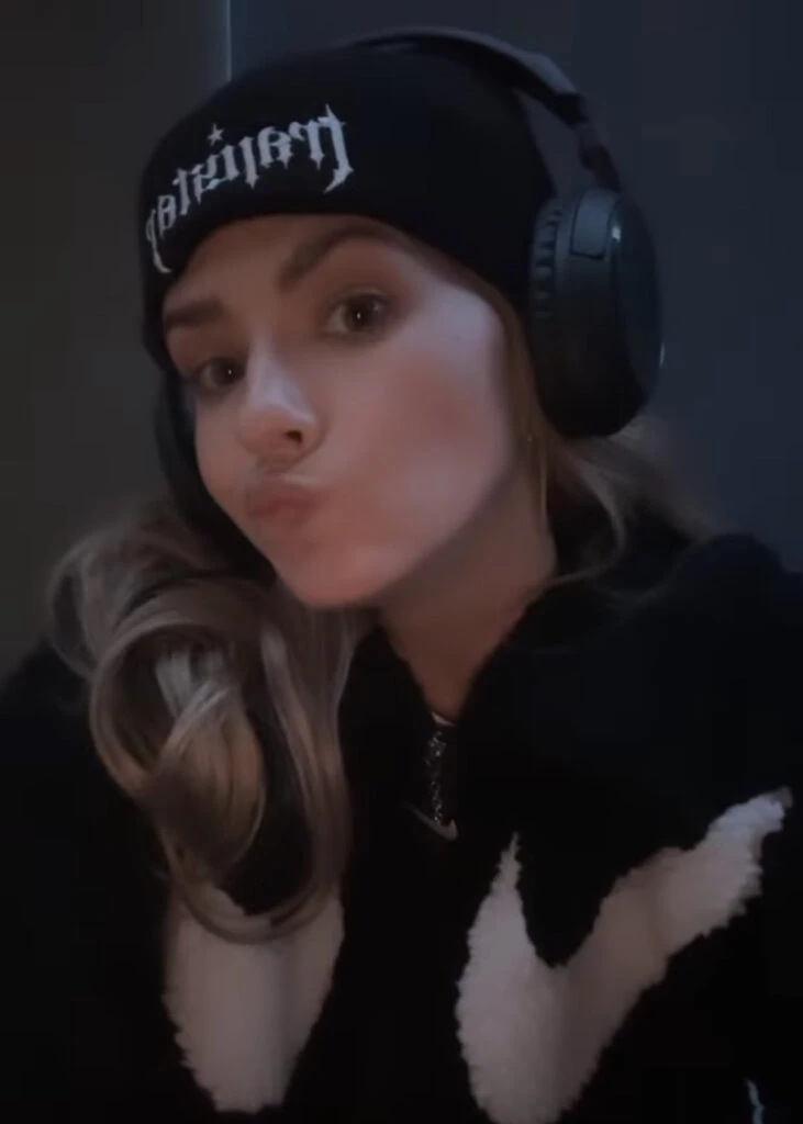 El look canchero de la China Suárez