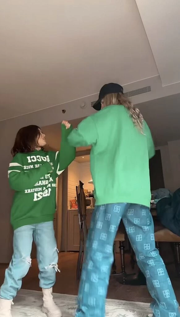 El look matchy de la China y Rufina. Foto: TikTok.