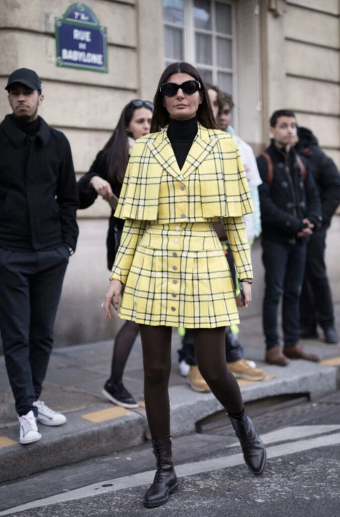 El tartán pisa fuerte este otoño 2023. Foto: Pinterest.