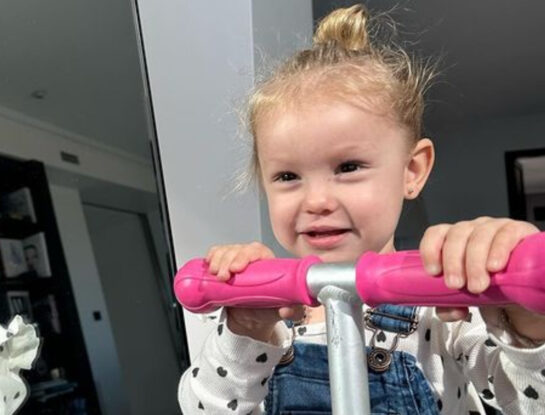 El tierno look denim de Ana García Moritán, la hija de Pampita