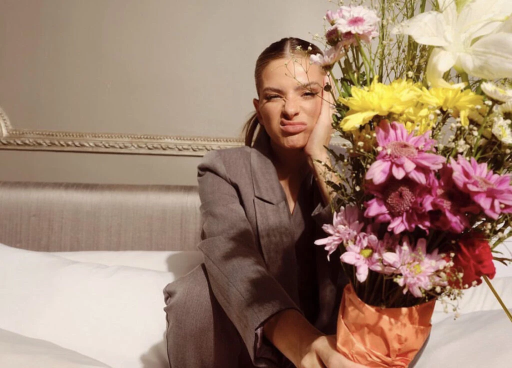 El look sastrero de la China Suárez. Foto: Instagram.