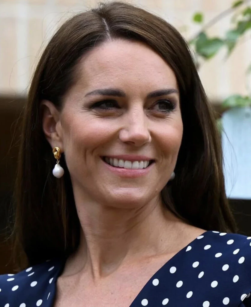 Kate Middleton apostó por los lunares. Foto: Instagram.