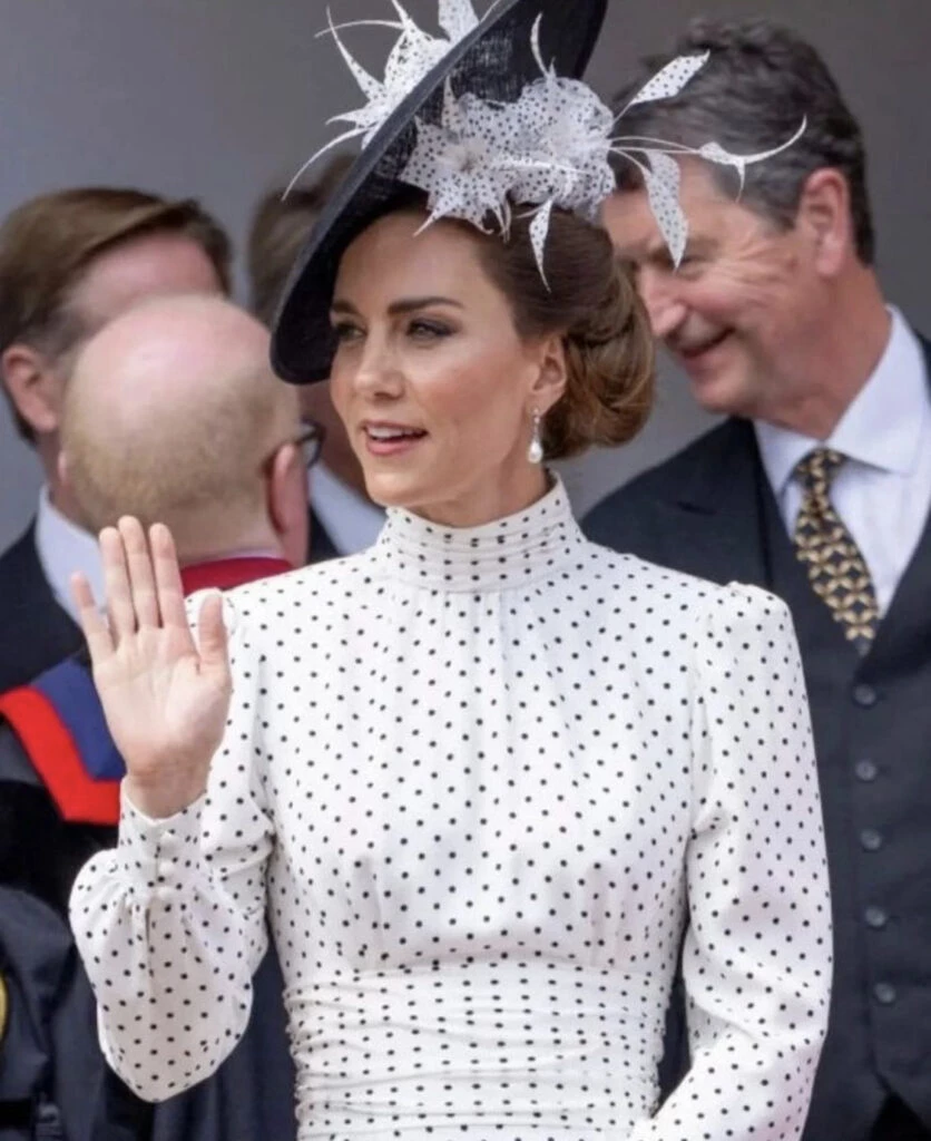 Kate Middleton homenajeó a Lady Di con su último outfit. Foto: Instagram.