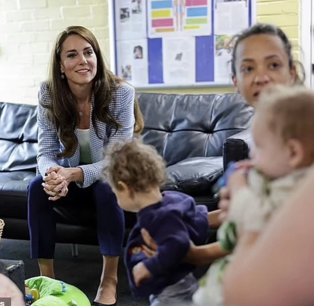 Kate Middleton llevó el look perfecto para usar en la oficina. Foto: Instagram.