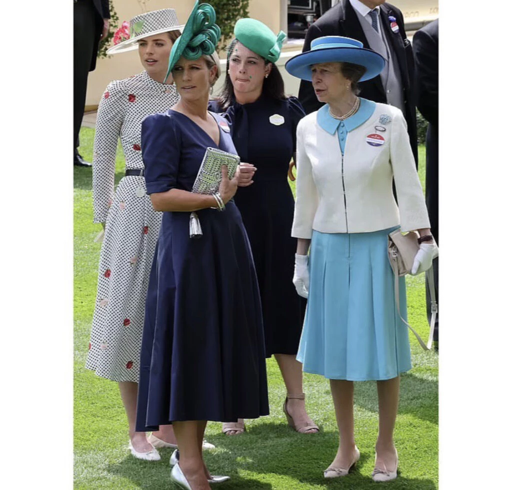 La princesa Ana con el mismo look que usó hace décadas. Foto: Instagram.