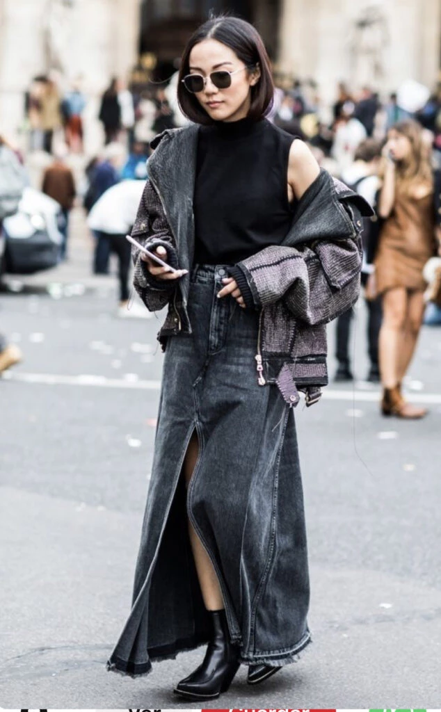 Las polleras de jean son un must-have este invierno 2023. Foto: Pinterest.