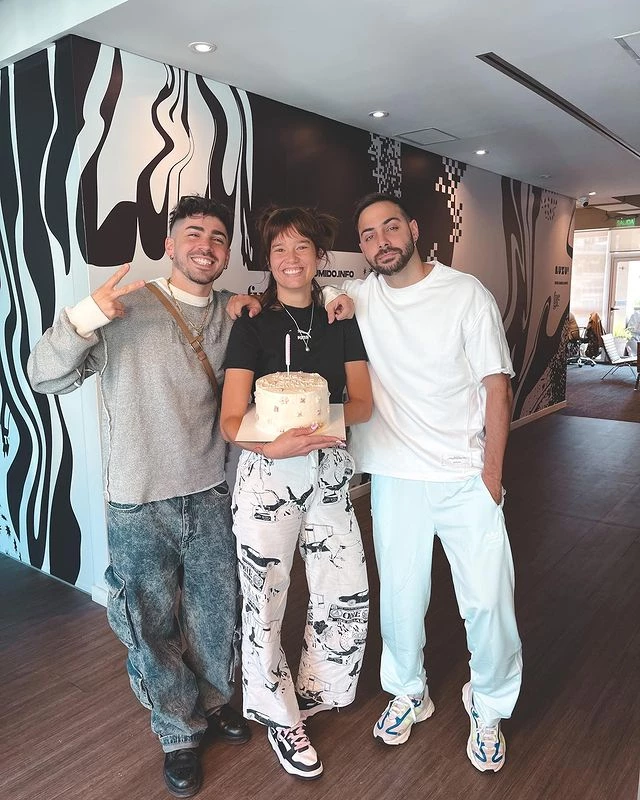 Manu Viale celebró su cumpleaños en la radio