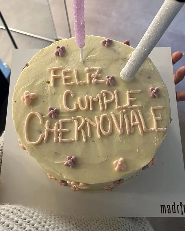 Manu Viale mostró su original torta de cumpleaños