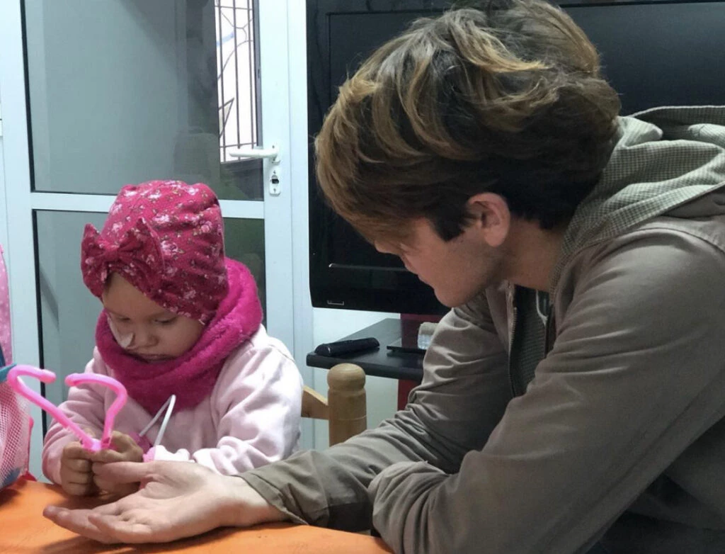 Marcos Ginocchio visitó una fundación de chicos con cáncer. Foto: Instagram.