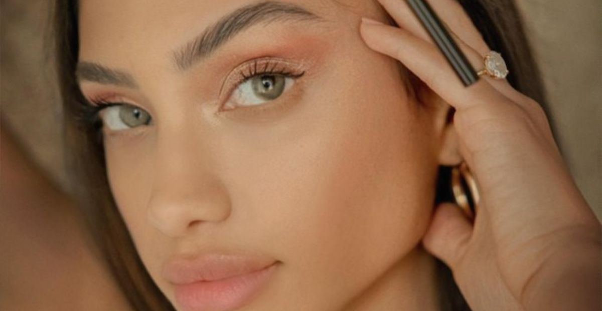 Mapeo de cejas, la mejor técnica para dar forma y delinearlas