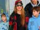 Shakira viajó a Colombia con sus hijos