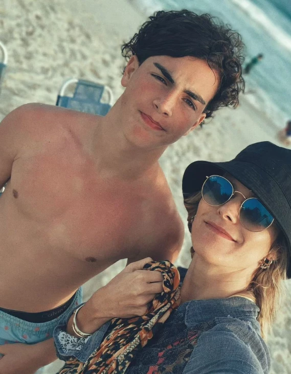 Pía Slapka con sus hijos