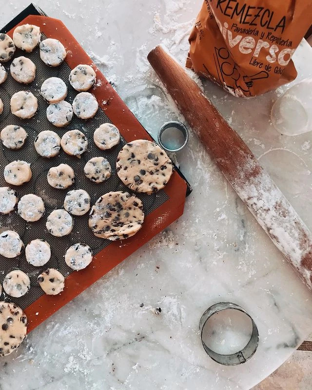 Receta sin tacc, alfajores con chips de chocolate