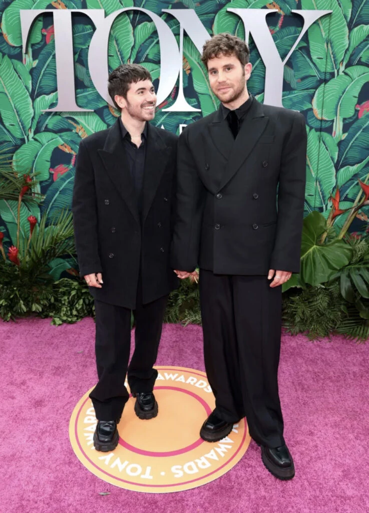 Ben Platt y su pareja en los Tony Awards 2023. Foto: Instagram.