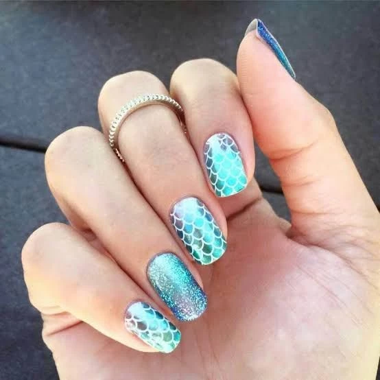 Uñas con diseño de sirena